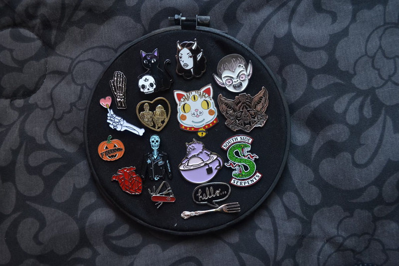 Analysis Of Current Popular Culture And Fashion Trends For Customized Badges