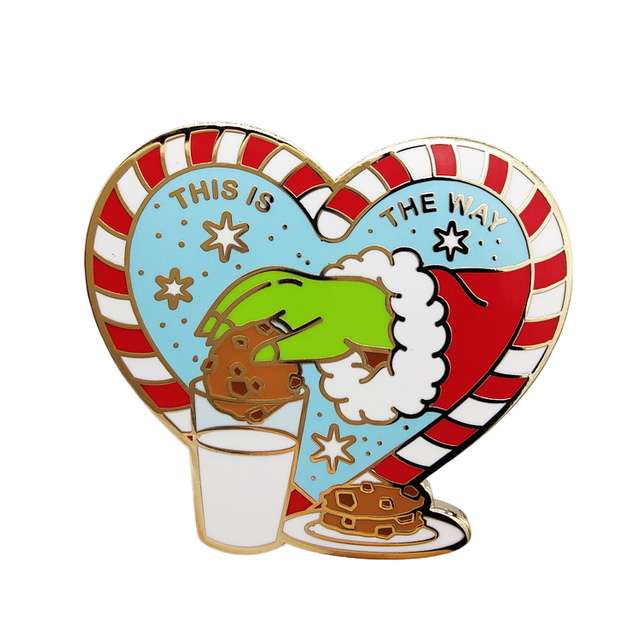 China Lapel Pin Manufacturer Christmas Style Santa Yoda Eating Cake Design Hard Enamel Pins